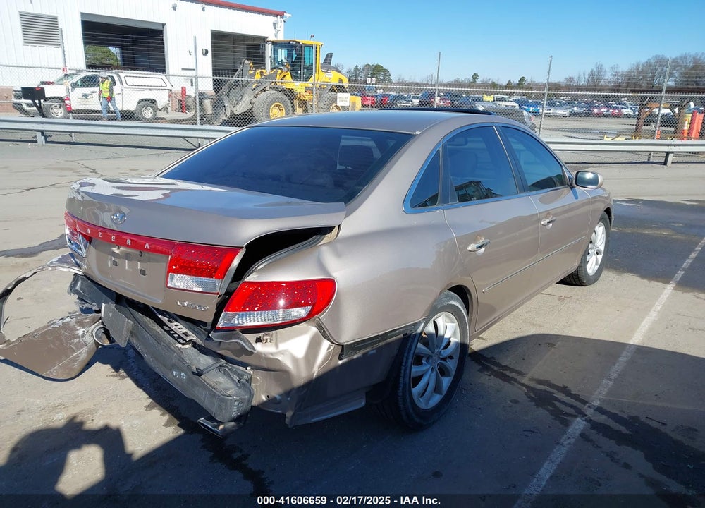 2006 HYUNDAI AZERA LIMITED/SE VIN: KMHFC46F06A114275