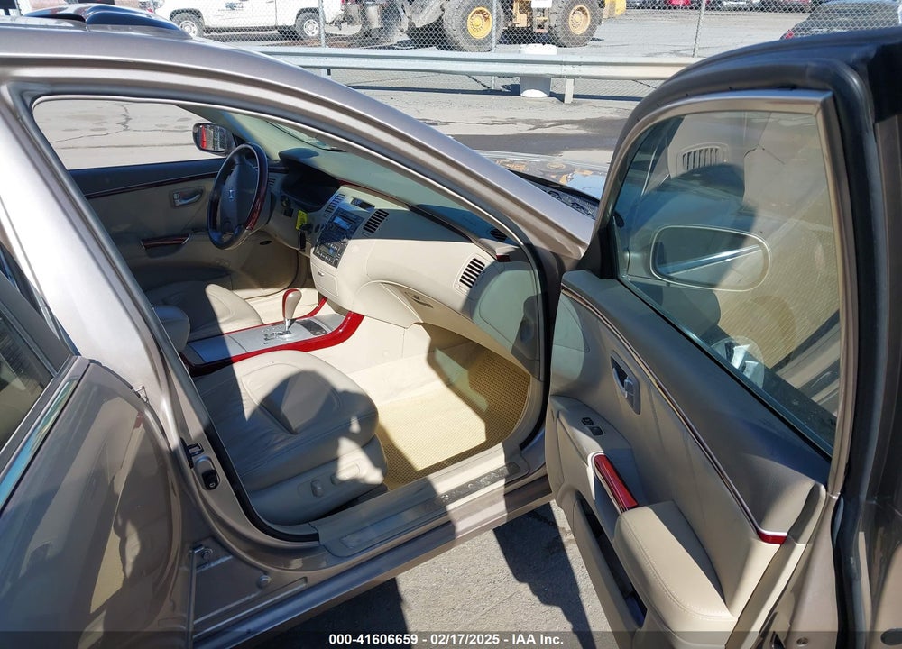 2006 HYUNDAI AZERA LIMITED/SE VIN: KMHFC46F06A114275