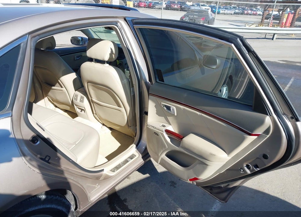2006 HYUNDAI AZERA LIMITED/SE VIN: KMHFC46F06A114275