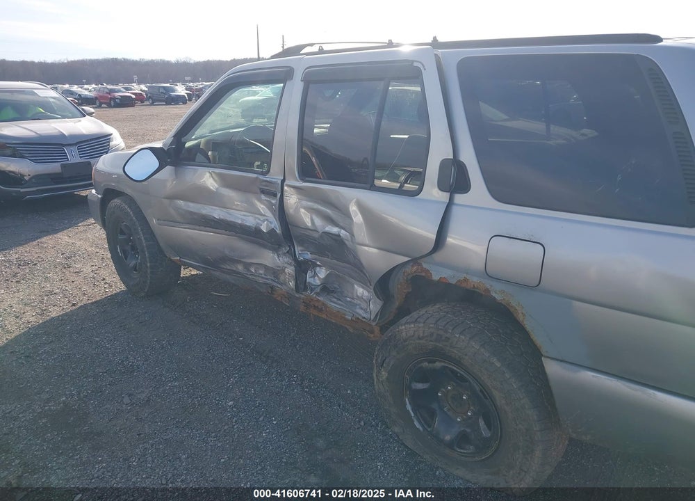2001 NISSAN PATHFINDER VIN: JN8DR07YX1W526920