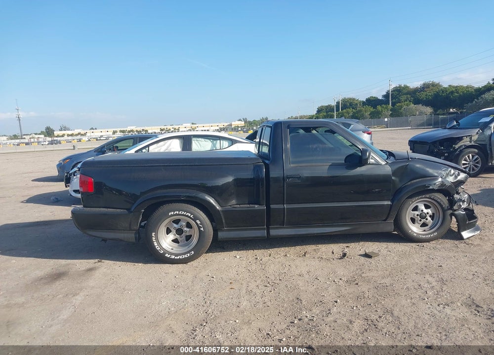 2000 CHEVROLET S-10 LS VIN: 1GCCS14W6Y8196437