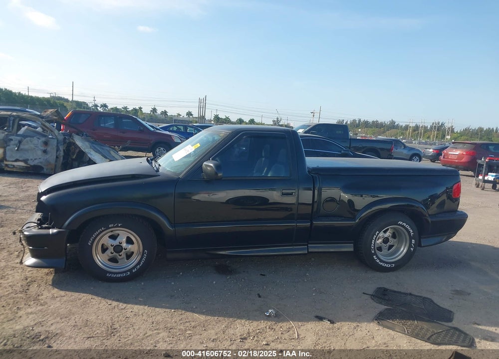 2000 CHEVROLET S-10 LS VIN: 1GCCS14W6Y8196437
