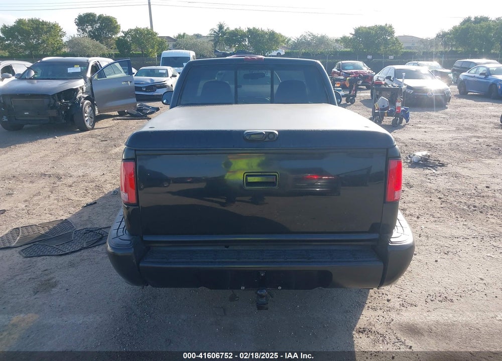 2000 CHEVROLET S-10 LS VIN: 1GCCS14W6Y8196437