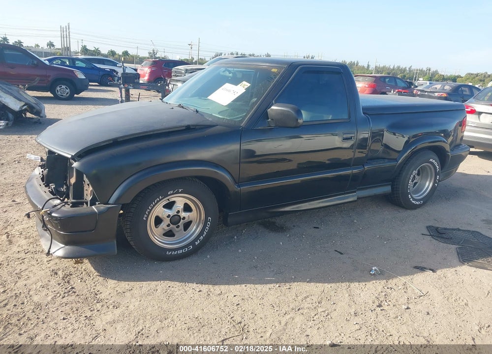 2000 CHEVROLET S-10 LS VIN: 1GCCS14W6Y8196437