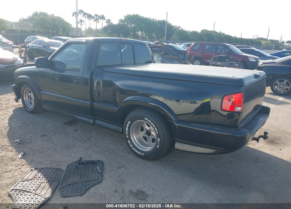 2000 CHEVROLET S-10 LS VIN: 1GCCS14W6Y8196437