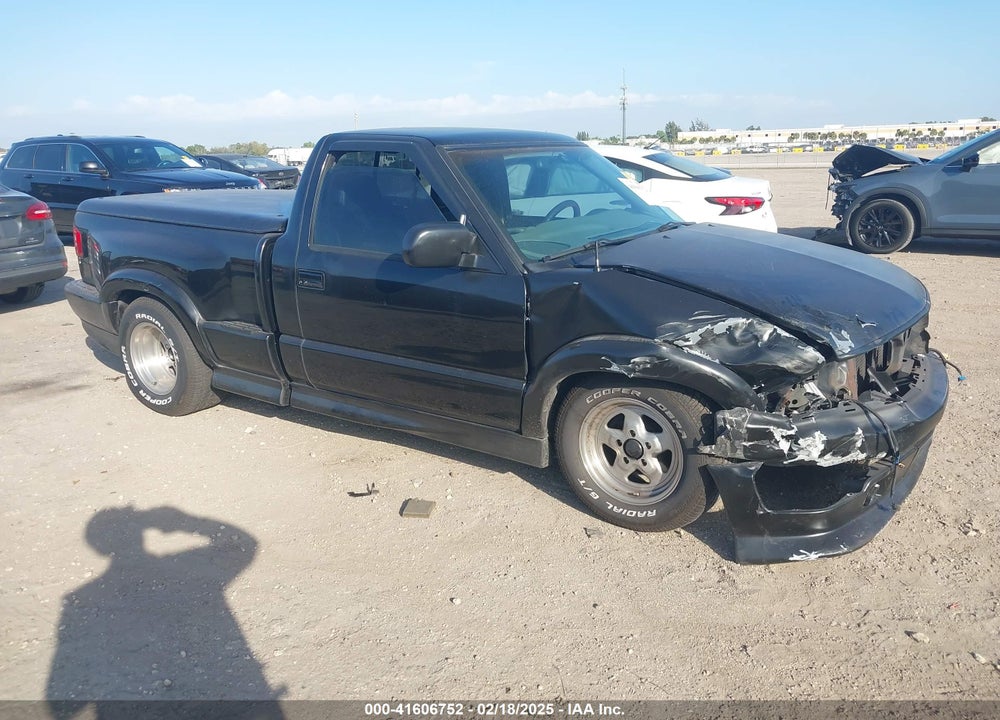 2000 CHEVROLET S-10 LS VIN: 1GCCS14W6Y8196437
