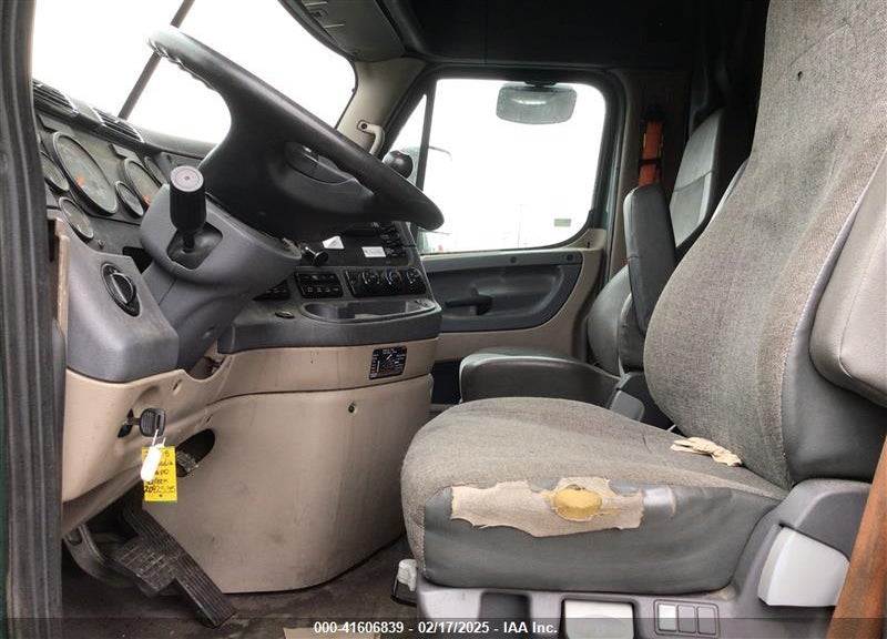 2018 FREIGHTLINER CASCADIA 125 VIN: 3AKJGLDR3JSHU5366
