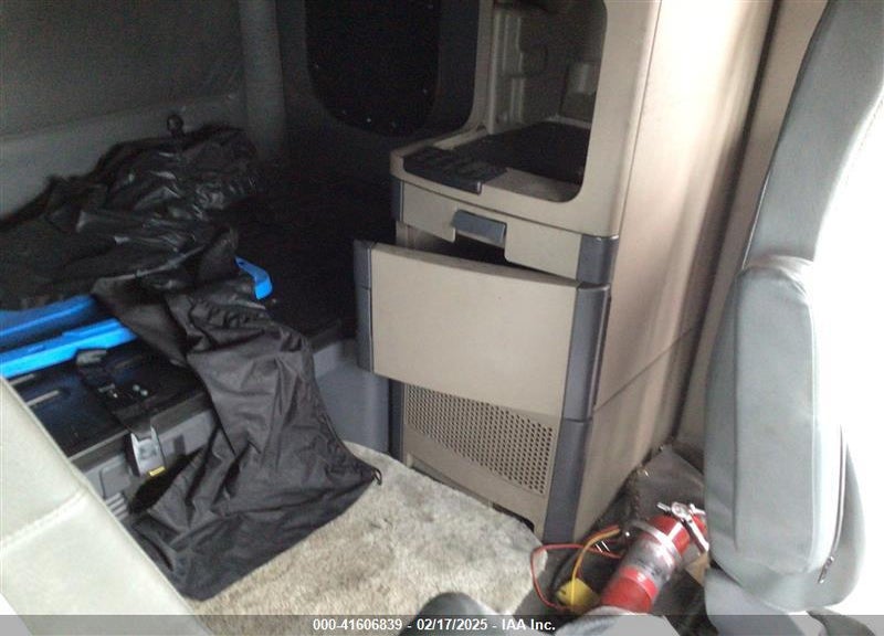 2018 FREIGHTLINER CASCADIA 125 VIN: 3AKJGLDR3JSHU5366