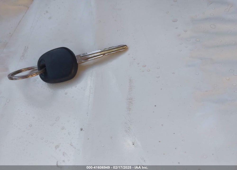 2002 TOYOTA AVALON XLS VIN: 4T1BF28B52U197599