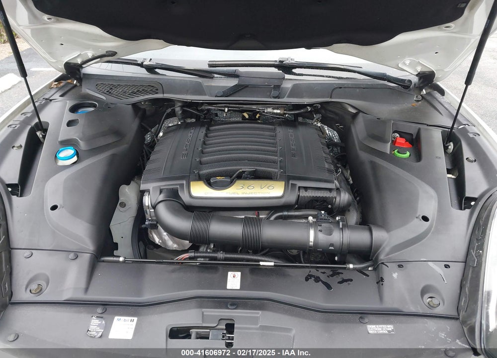 2016 PORSCHE CAYENNE VIN: WP1AA2A21GLA00402