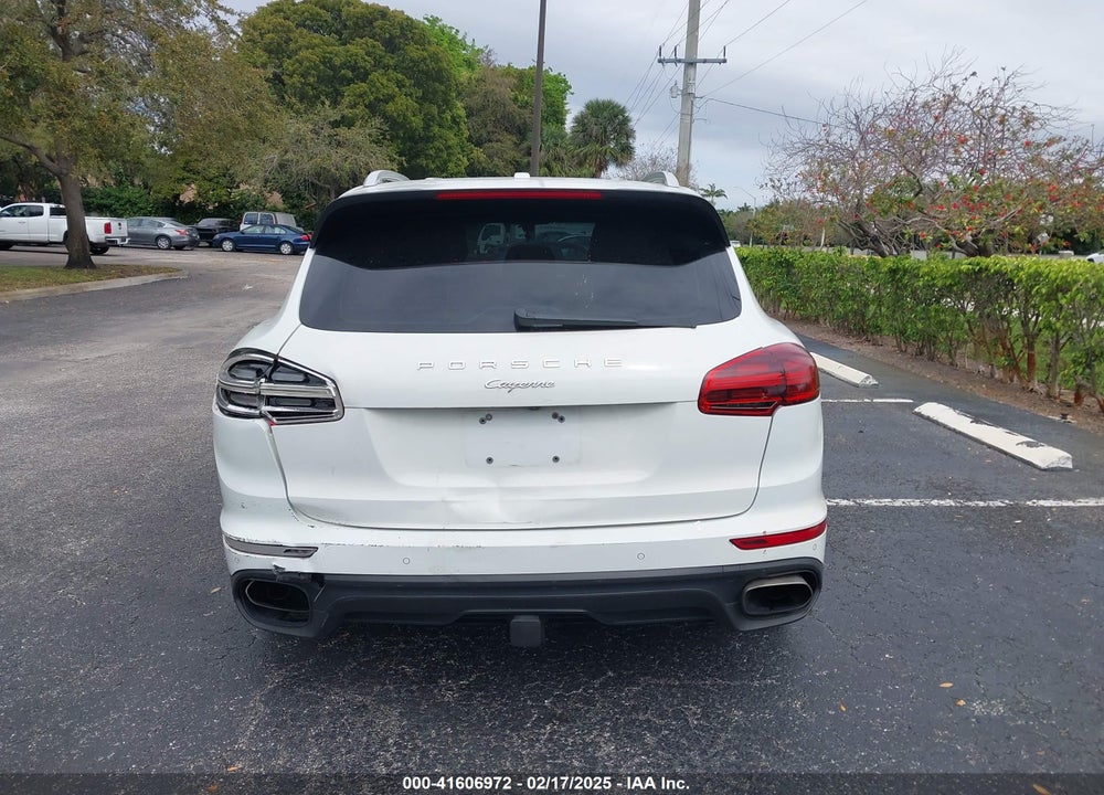2016 PORSCHE CAYENNE VIN: WP1AA2A21GLA00402