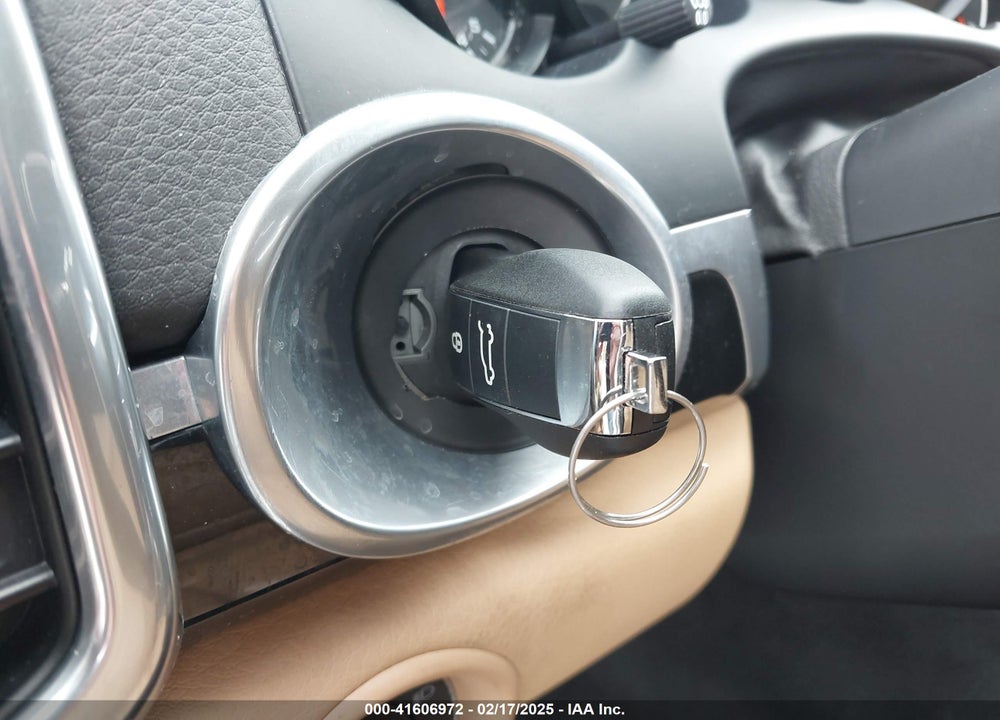 2016 PORSCHE CAYENNE VIN: WP1AA2A21GLA00402