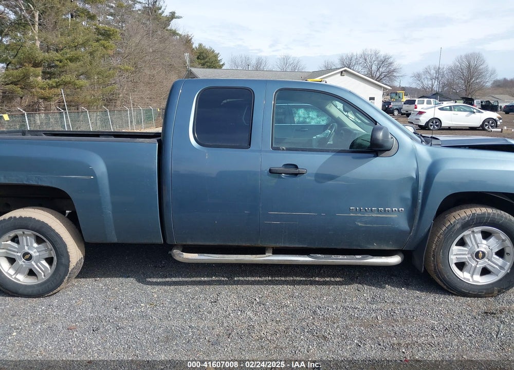 2011 CHEVROLET SILVERADO 1500 LT VIN: 1GCRKSE35BZ129530