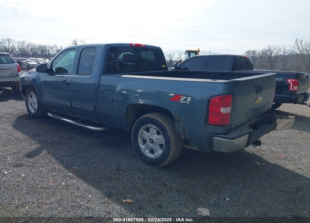 2011 CHEVROLET SILVERADO 1500 LT VIN: 1GCRKSE35BZ129530