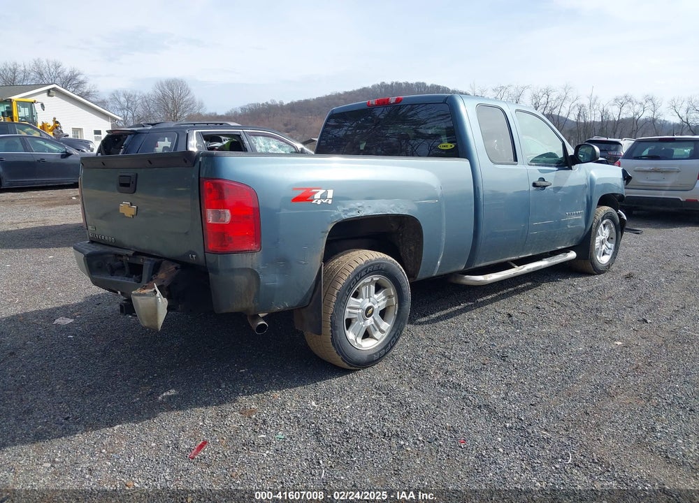 2011 CHEVROLET SILVERADO 1500 LT VIN: 1GCRKSE35BZ129530