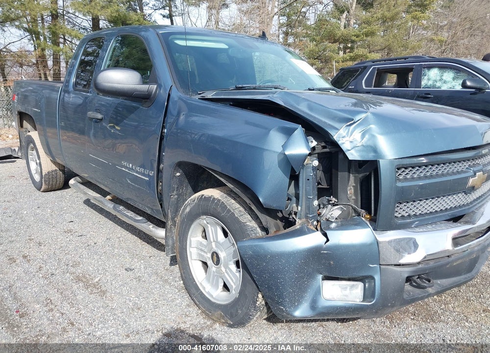 2011 CHEVROLET SILVERADO 1500 LT VIN: 1GCRKSE35BZ129530