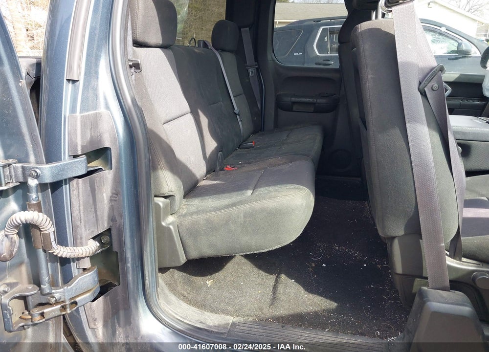 2011 CHEVROLET SILVERADO 1500 LT VIN: 1GCRKSE35BZ129530