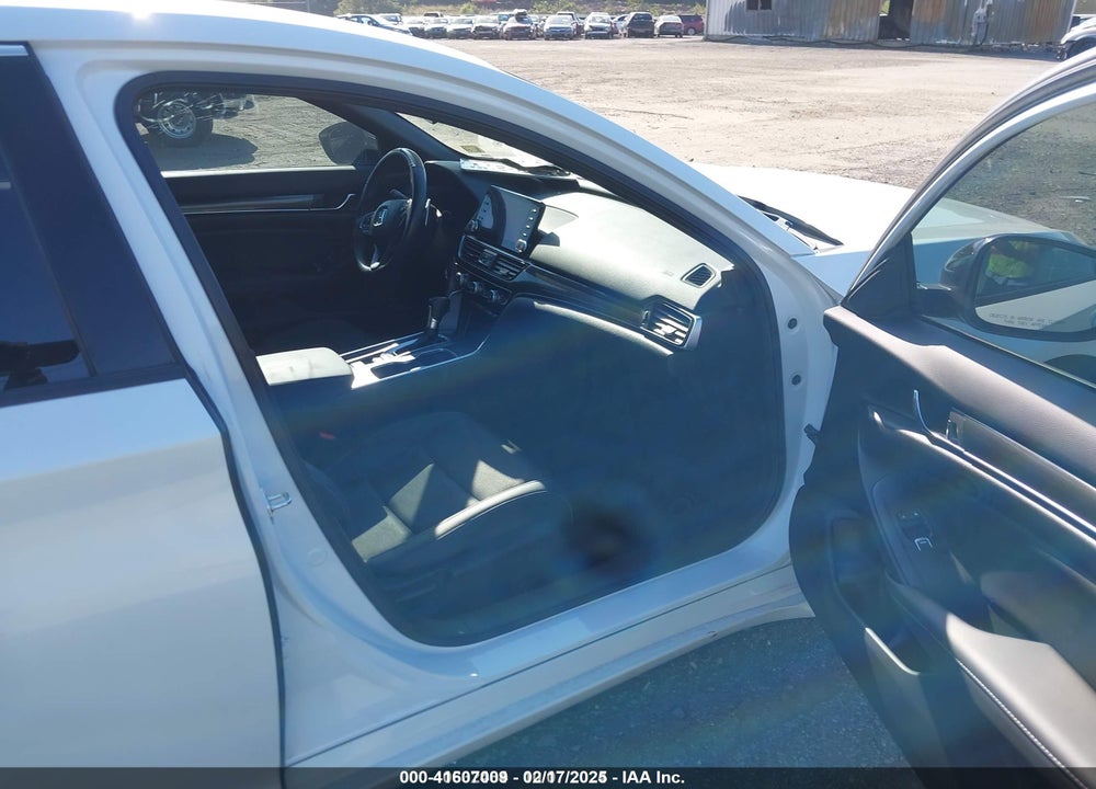 2022 HONDA ACCORD VIN: 1HGCV1F38NA120685