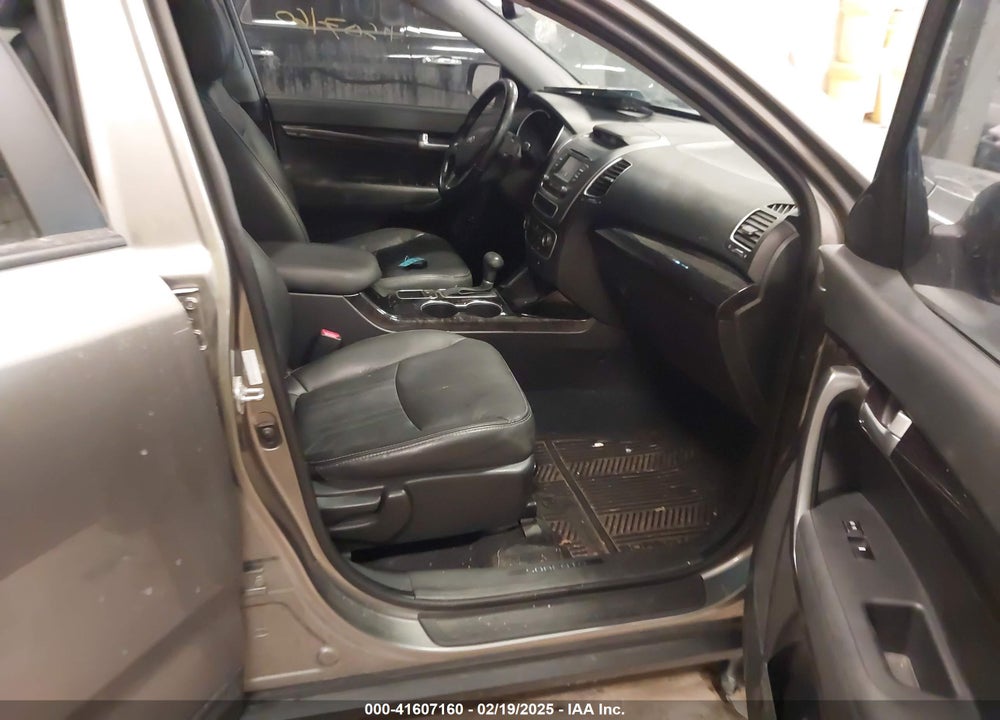 2014 KIA SORENTO EX V6 VIN: 5XYKU4A71EG435384