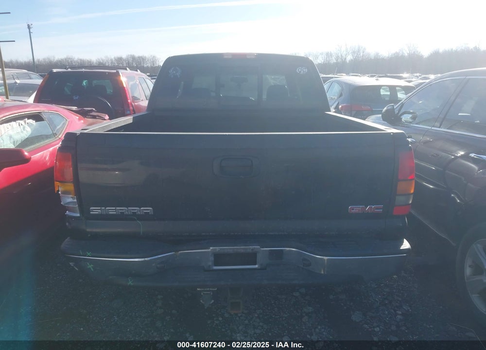 2005 GMC SIERRA 1500 VIN: 2GTEC13T651293827