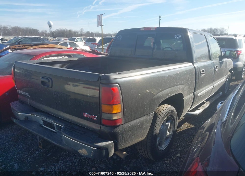 2005 GMC SIERRA 1500 VIN: 2GTEC13T651293827