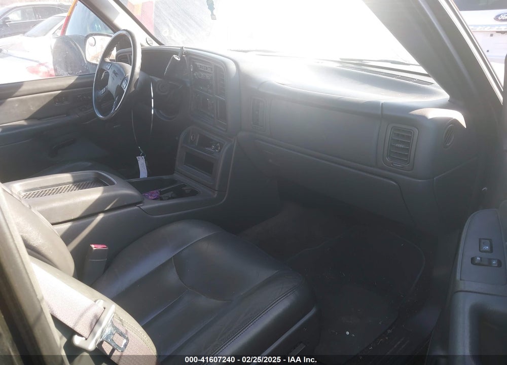 2005 GMC SIERRA 1500 VIN: 2GTEC13T651293827