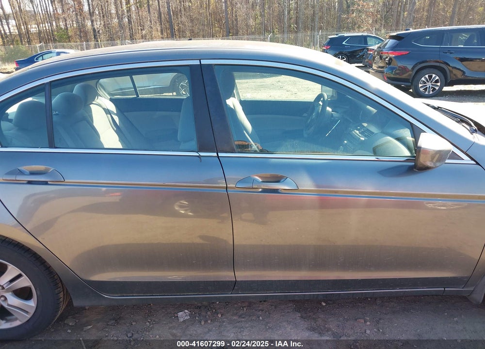 2011 HONDA ACCORD VIN: 1HGCP2F49BA022365
