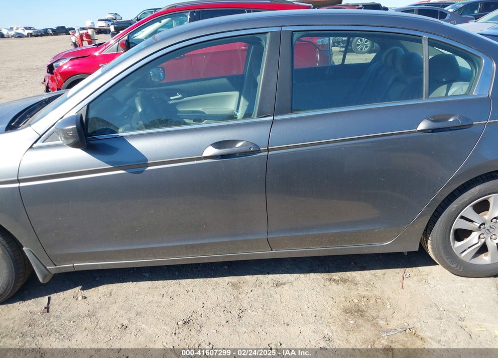 2011 HONDA ACCORD VIN: 1HGCP2F49BA022365