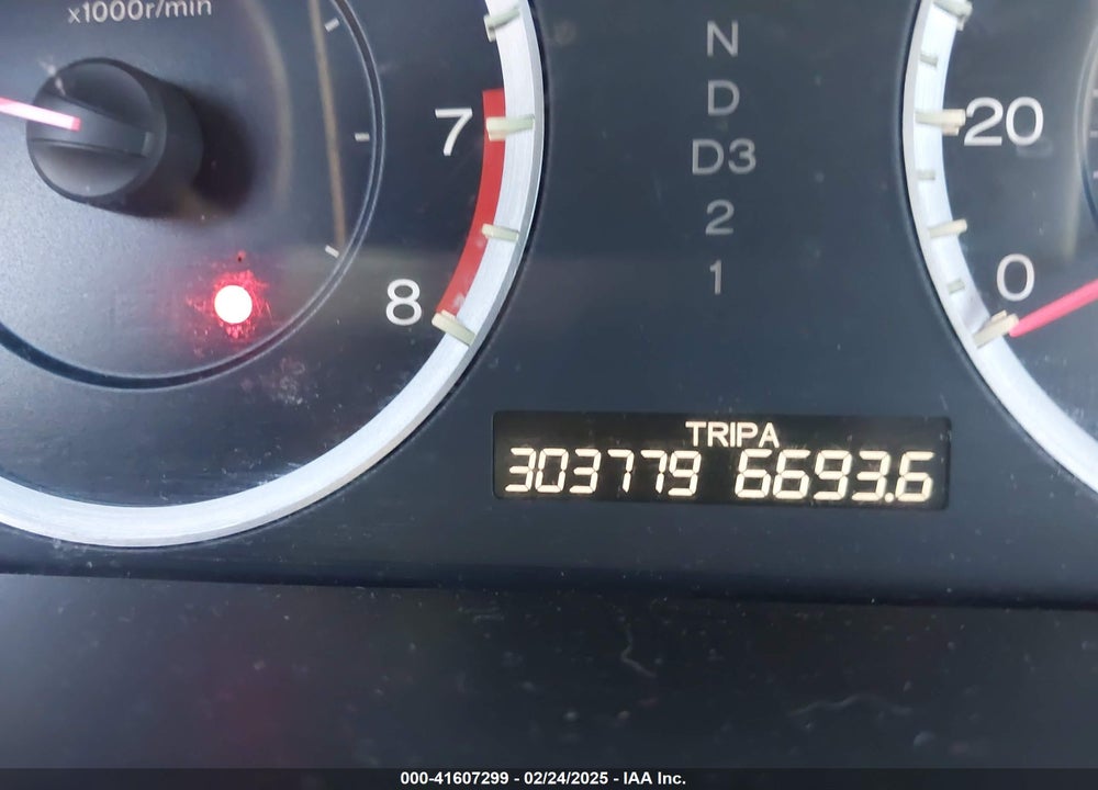 2011 HONDA ACCORD VIN: 1HGCP2F49BA022365