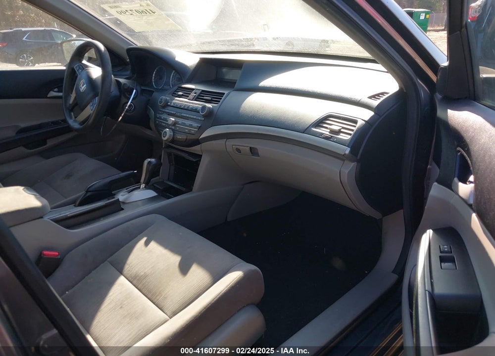 2011 HONDA ACCORD VIN: 1HGCP2F49BA022365
