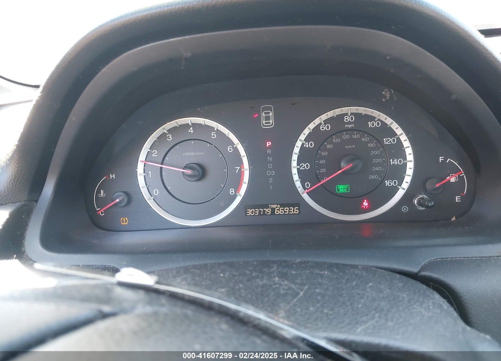 2011 HONDA ACCORD VIN: 1HGCP2F49BA022365