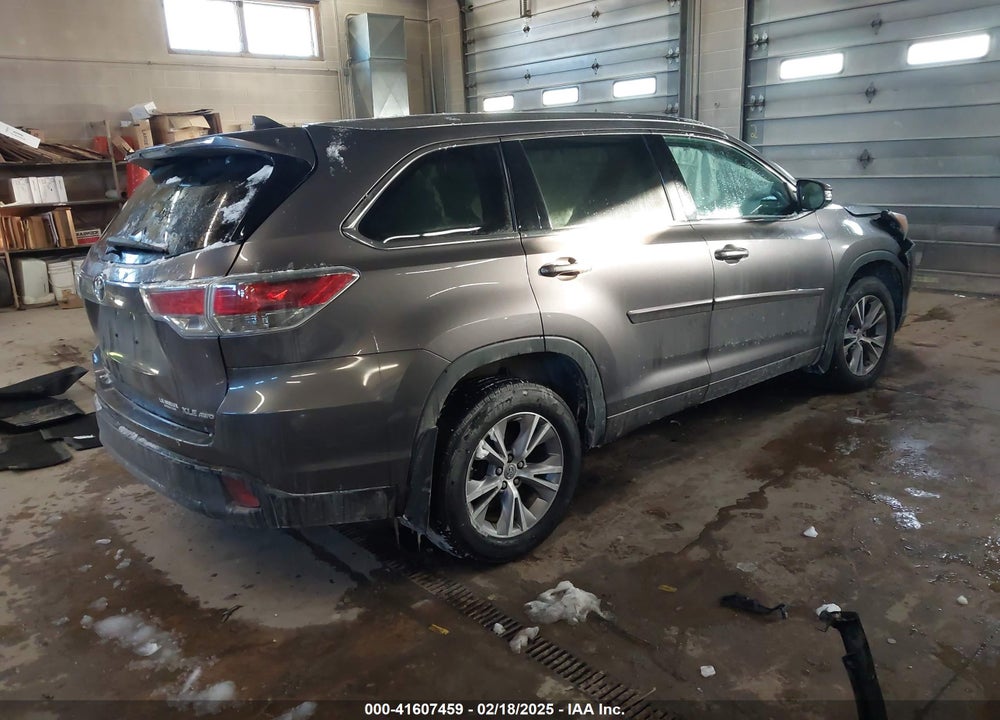 2014 TOYOTA HIGHLANDER XLE V6 VIN: 5TDJKRFH6ES066010