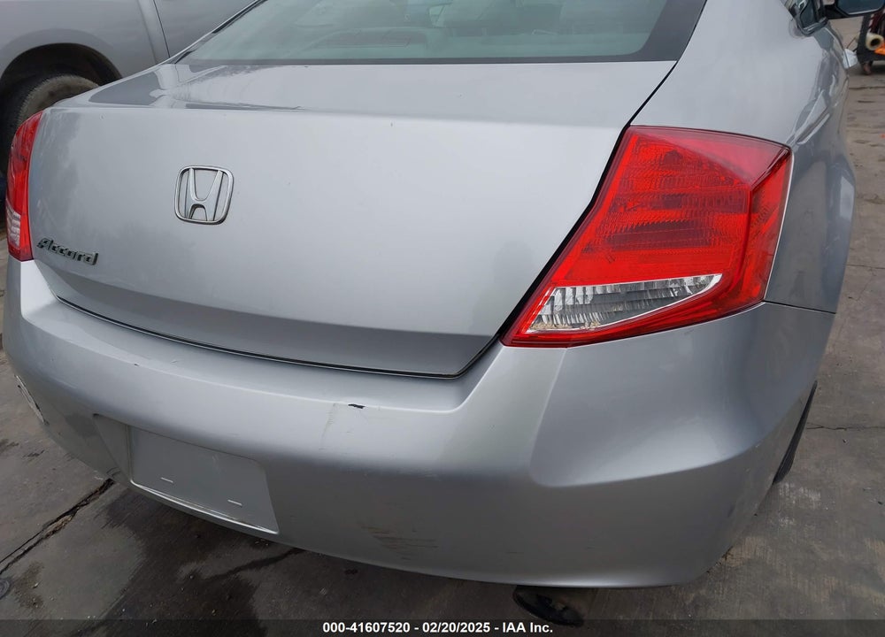2011 HONDA ACCORD VIN: 1HGCS1B35BA016214