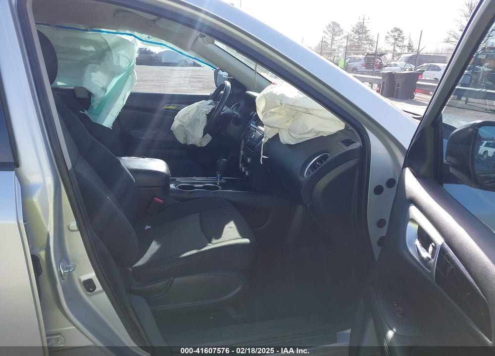 2018 NISSAN PATHFINDER VIN: 5N1DR2MN9JC643810
