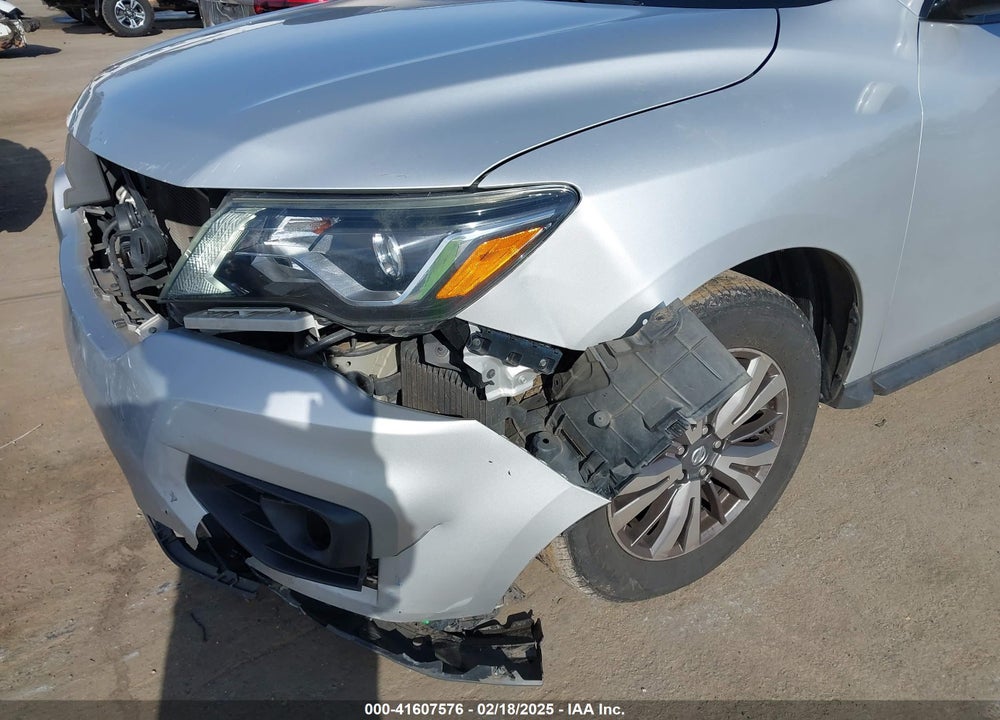 2018 NISSAN PATHFINDER VIN: 5N1DR2MN9JC643810