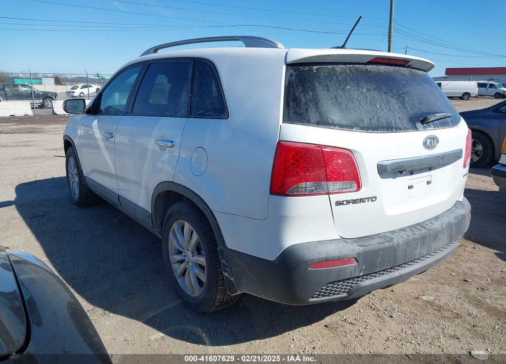 2011 KIA SORENTO EX V6 VIN: 5XYKU4A24BG034346