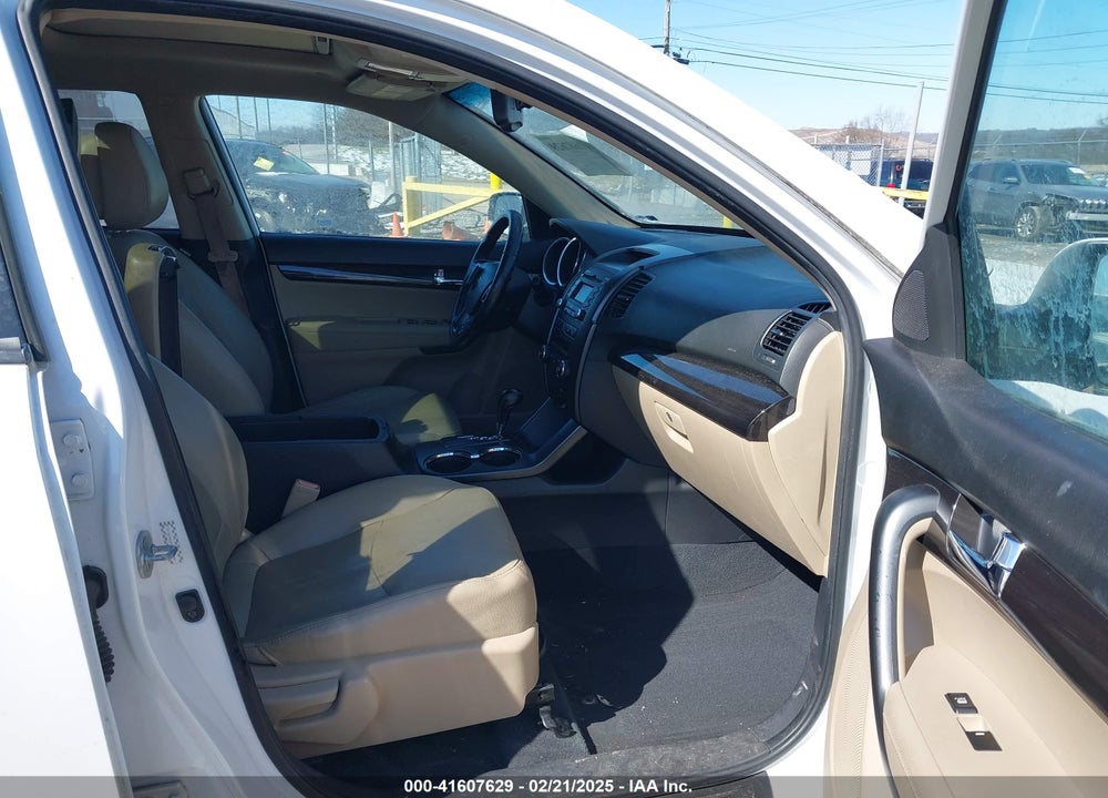 2011 KIA SORENTO EX V6 VIN: 5XYKU4A24BG034346