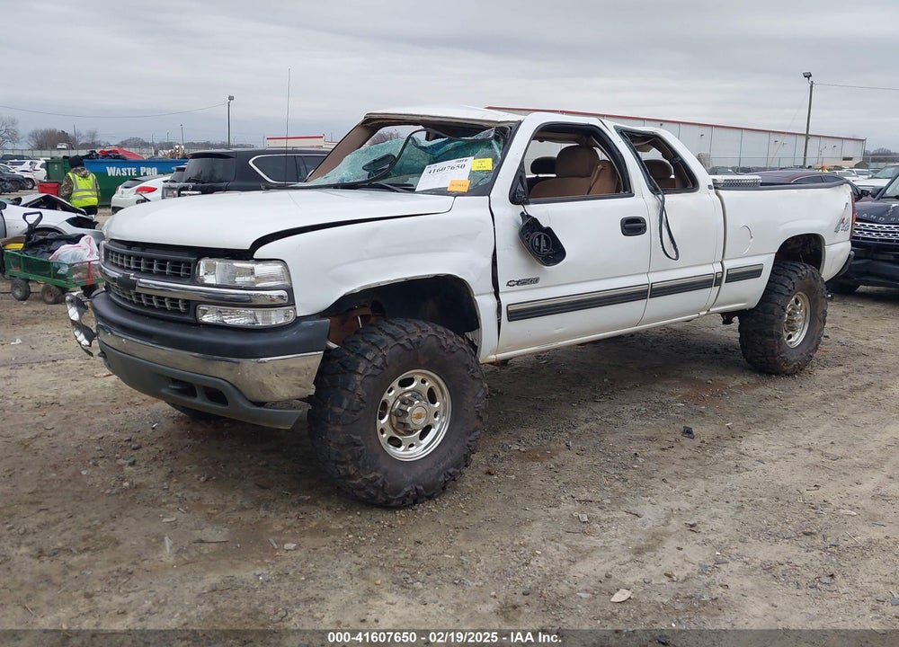 2000 CHEVROLET SILVERADO 2500 LS VIN: 1GCGK29U5YE317569