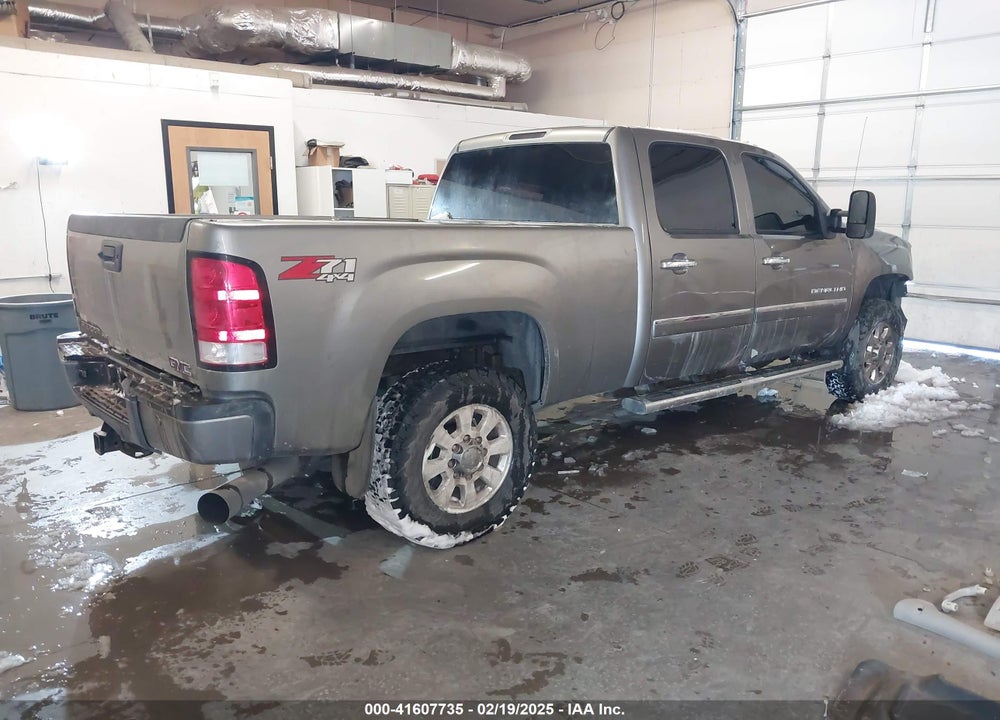 2012 GMC SIERRA 3500HD DENALI VIN: 1GT426E89CF191318