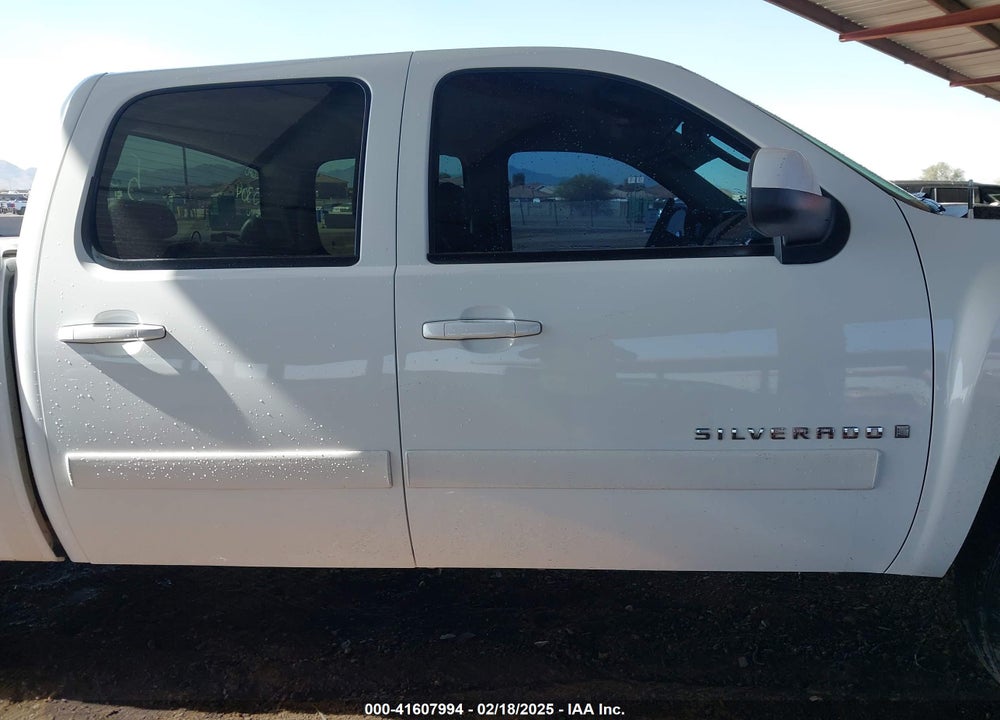 2008 CHEVROLET SILVERADO 1500 LT1 VIN: 3GCEC13008G215304