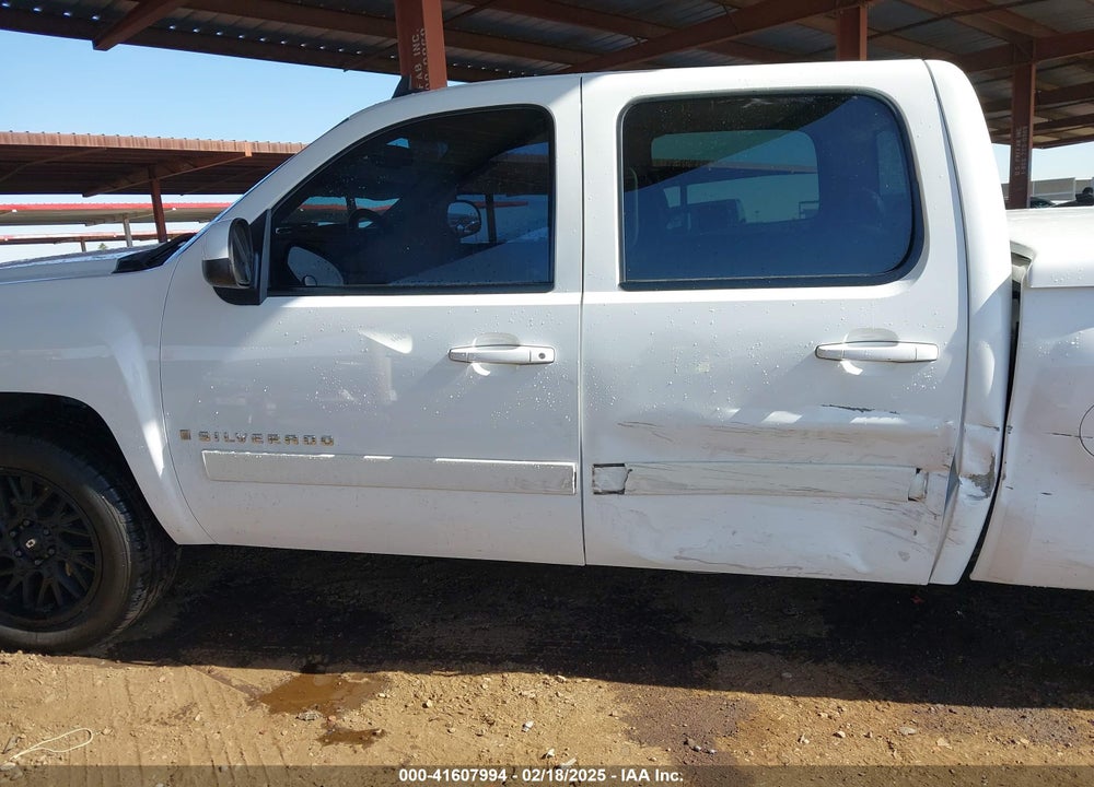 2008 CHEVROLET SILVERADO 1500 LT1 VIN: 3GCEC13008G215304