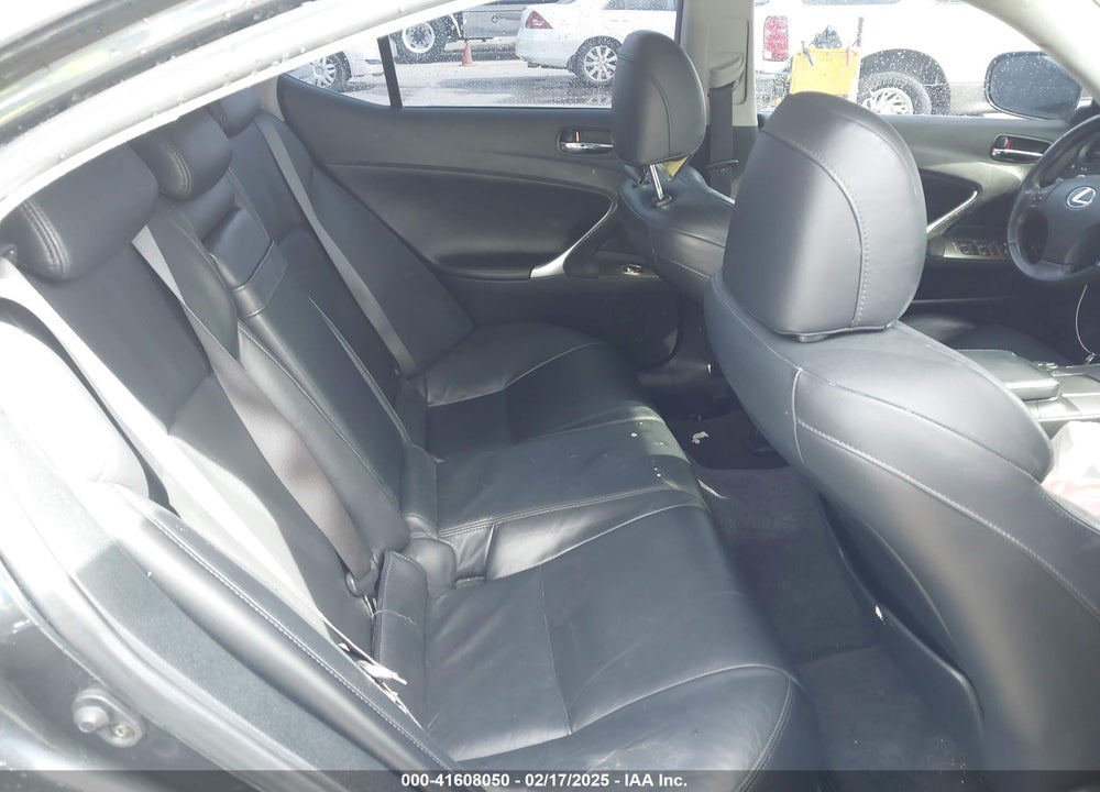 2006 LEXUS IS 350 VIN: JTHBE262765006824