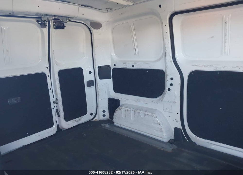 2015 NISSAN NV200 SV VIN: 3N6CM0KN4FK728252