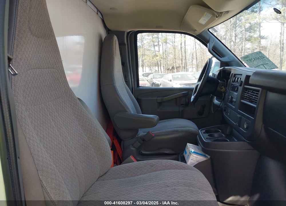 2017 CHEVROLET EXPRESS CUTAWAY WORK VAN VIN: 1HA0GRFG6HN001880