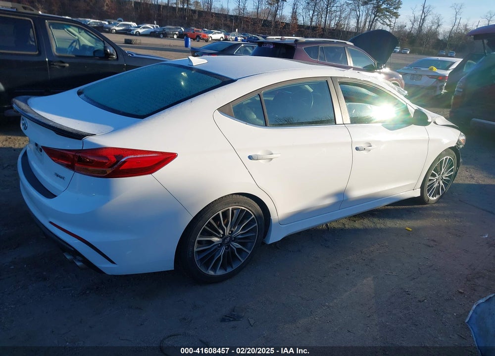 2017 HYUNDAI ELANTRA VIN: KMHD04LB3HU351992