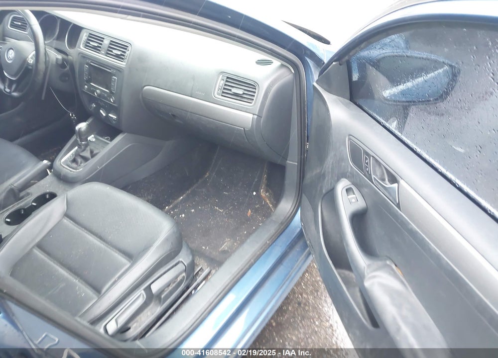 2015 VOLKSWAGEN JETTA VIN: 3VWD07AJ9FM329266