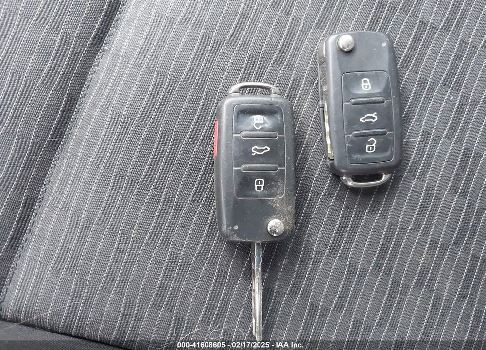 2014 VOLKSWAGEN TIGUAN S VIN: WVGBV3AX7EW563439