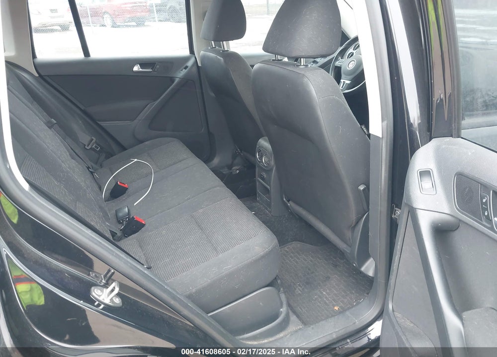 2014 VOLKSWAGEN TIGUAN S VIN: WVGBV3AX7EW563439