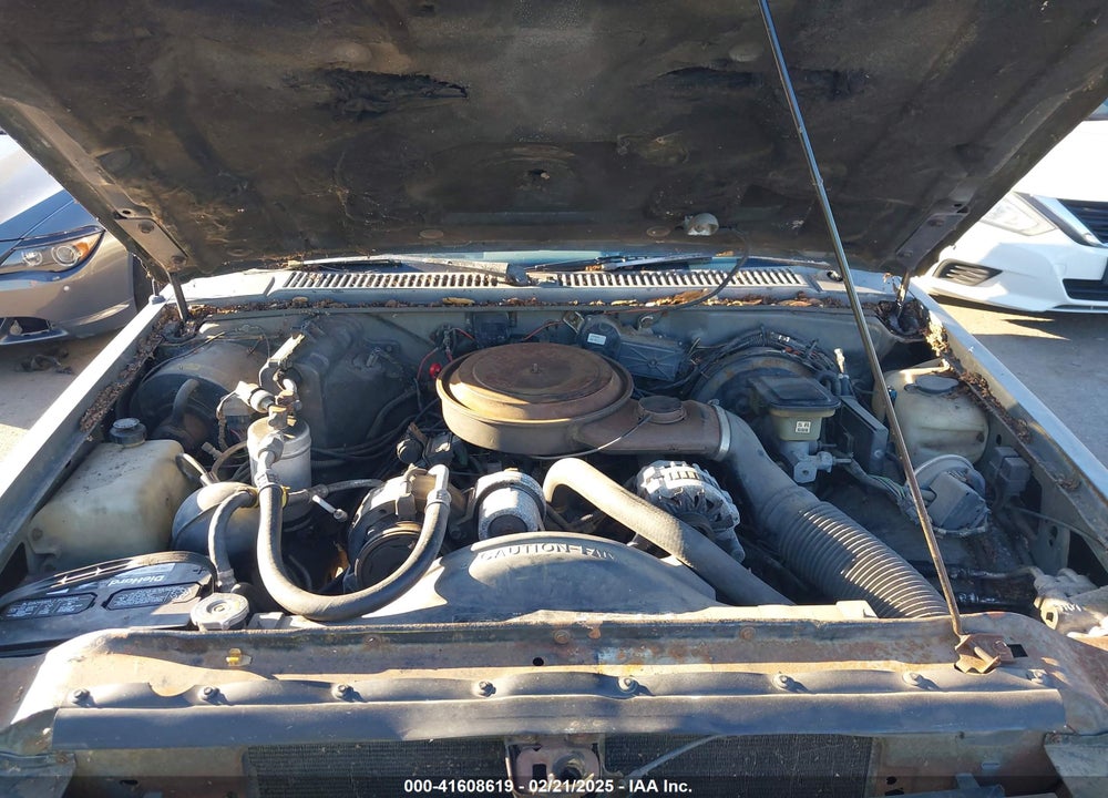 1989 GMC S15 JIMMY VIN: 1GKCT18Z0K0517111