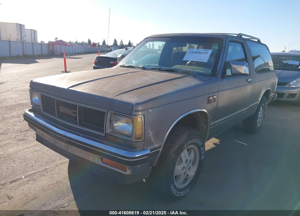 1989 GMC S15 JIMMY VIN: 1GKCT18Z0K0517111